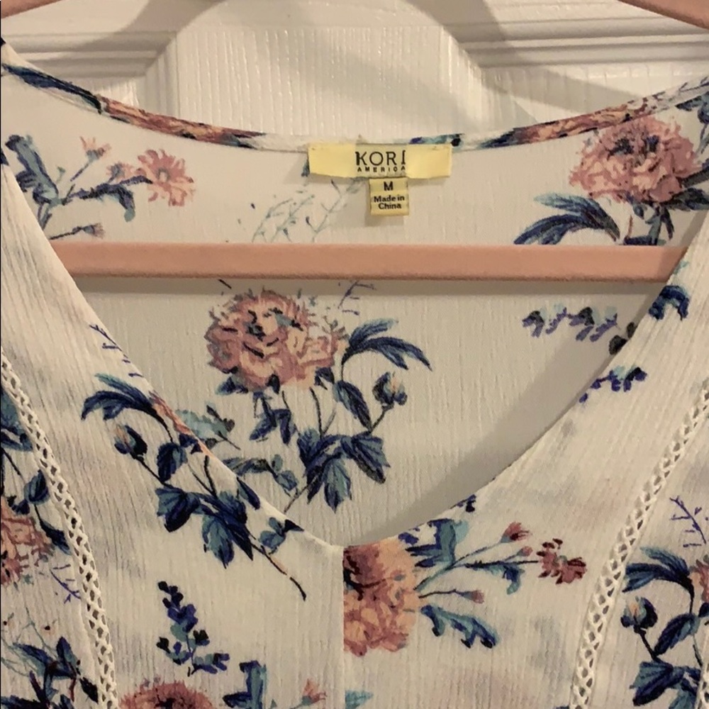 Gorgeous white flowered tunic dress
